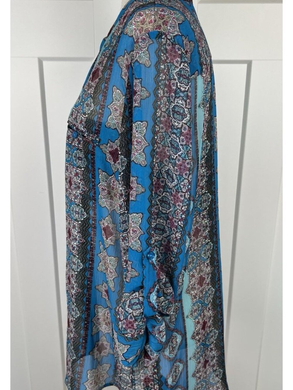 Kut From The Kloth XL Boho Button Front Blouse Blue Medallion Print Roll Tab Slv - Picture 4 of 8